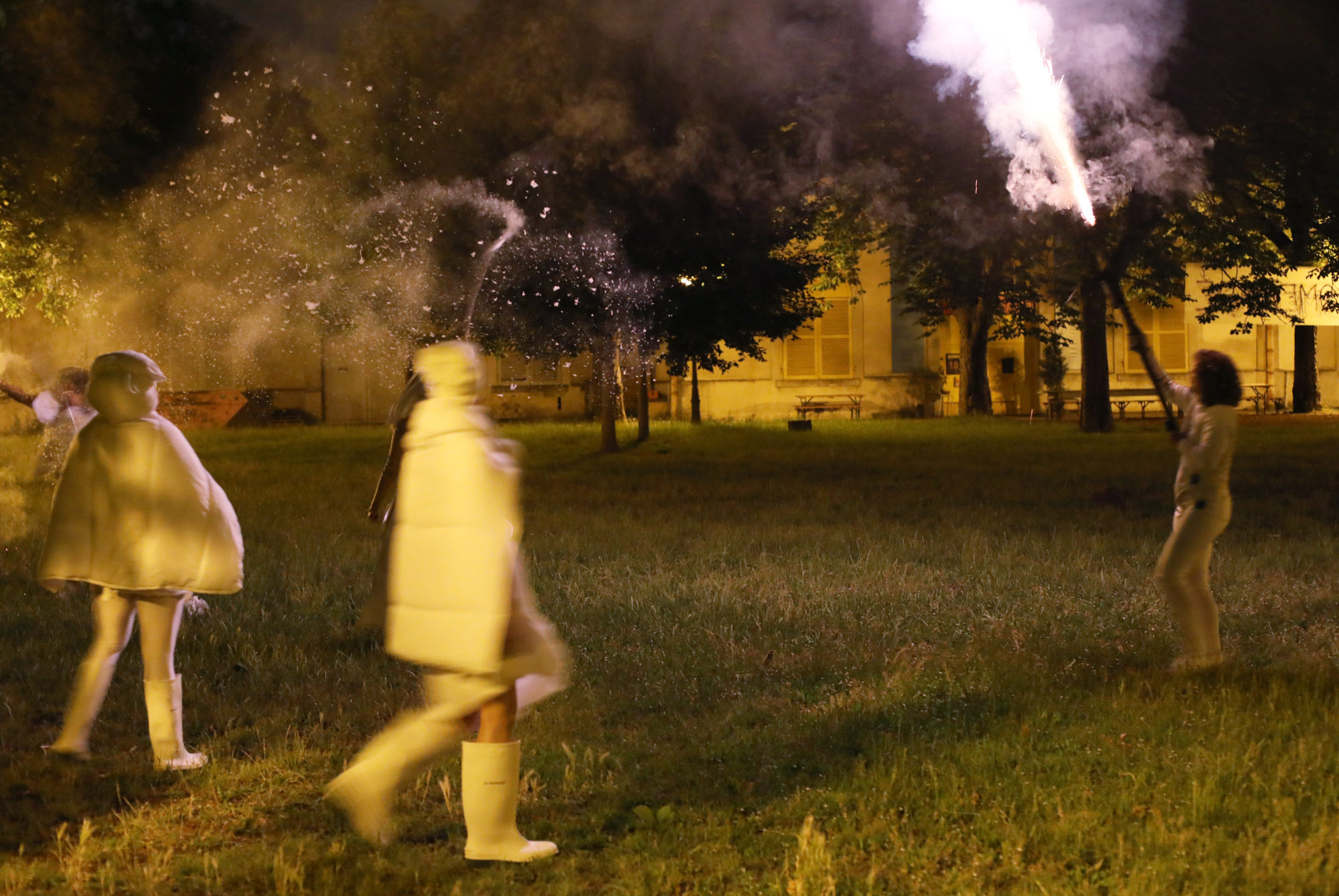 La Nuit #1 FIction est une nuit de performance pensée par Nina Santes & La Fronde