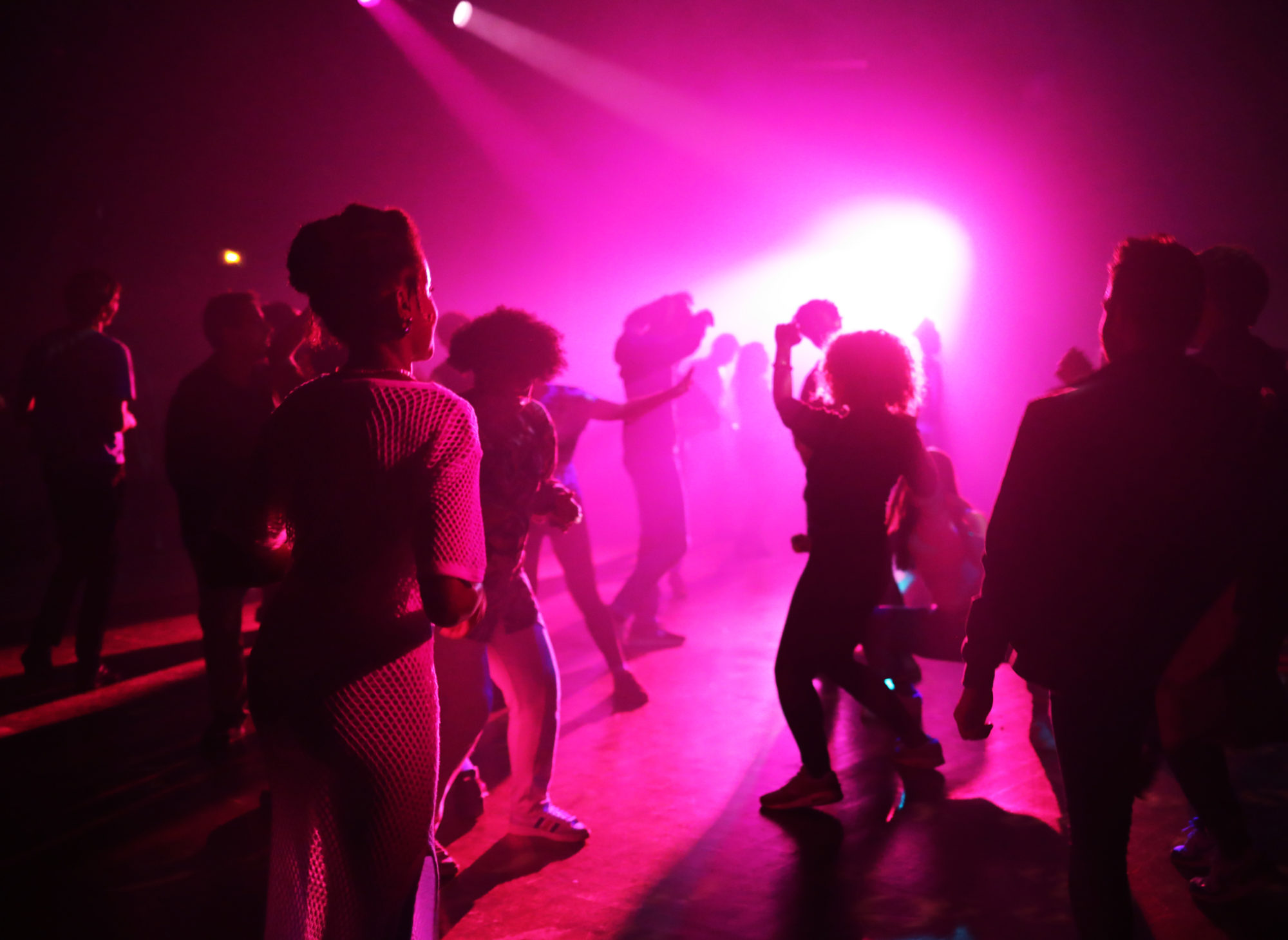 La Nuit #1 FIction est une nuit de performance pensée par Nina Santes & La Fronde