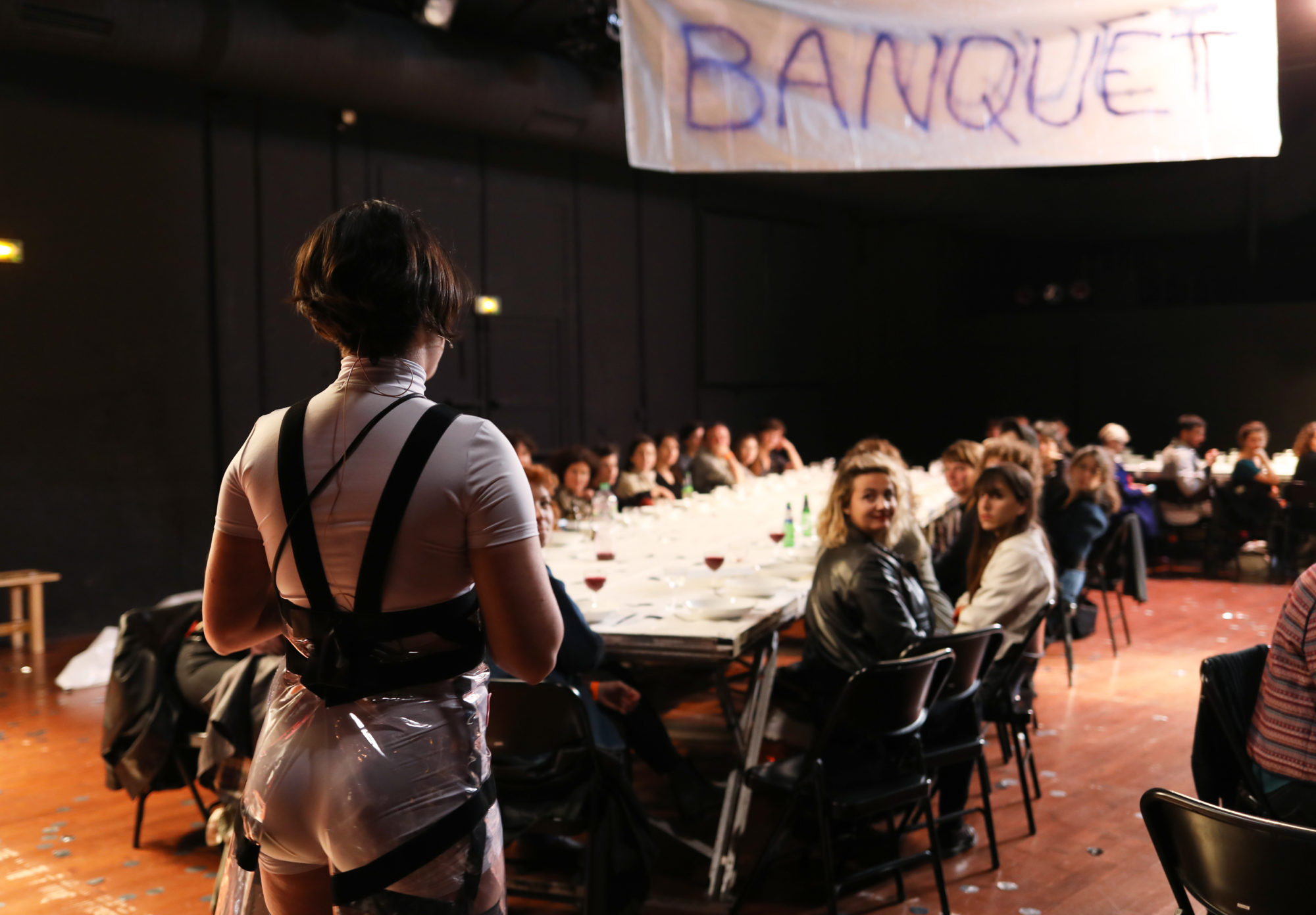 La Nuit #1 FIction est une nuit de performance pensée par Nina Santes & La Fronde