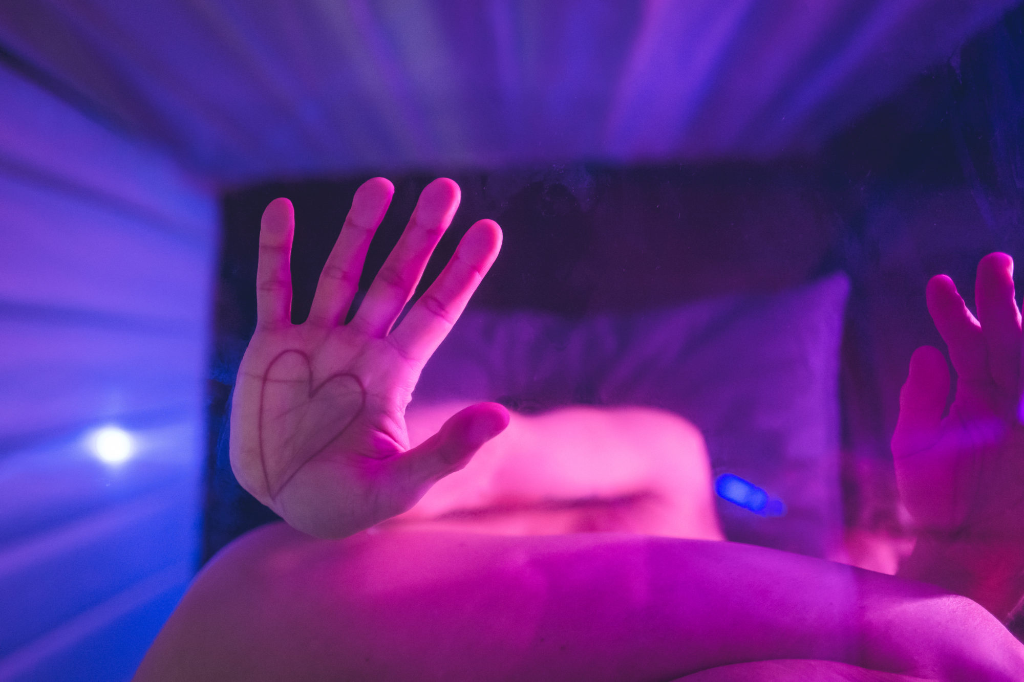 La nuit #2-Reclaim the night est une soirée de performance pensée par Nina Santes & La Fronde