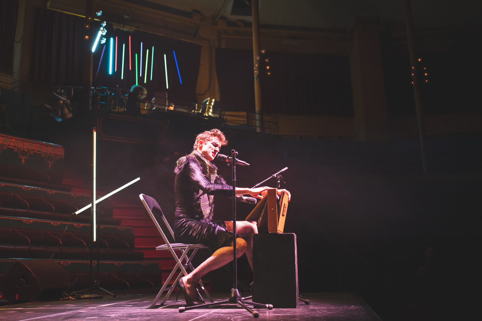 La nuit #2-Reclaim the night est une soirée de performance pensée par Nina Santes & La Fronde