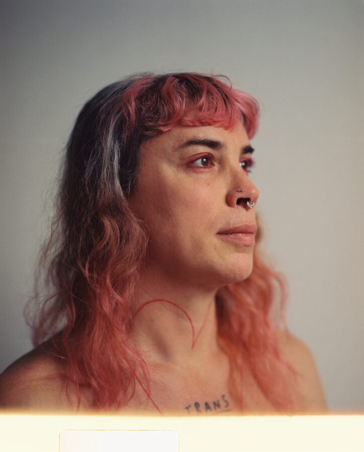 Portrait de Ève Magot, prise par la photographes Romy Alizée, en 2025